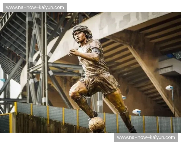 绿茵场上的红色浪漫：当“阿积士vs”成为一种信仰，谁在定义足球的最高美学？